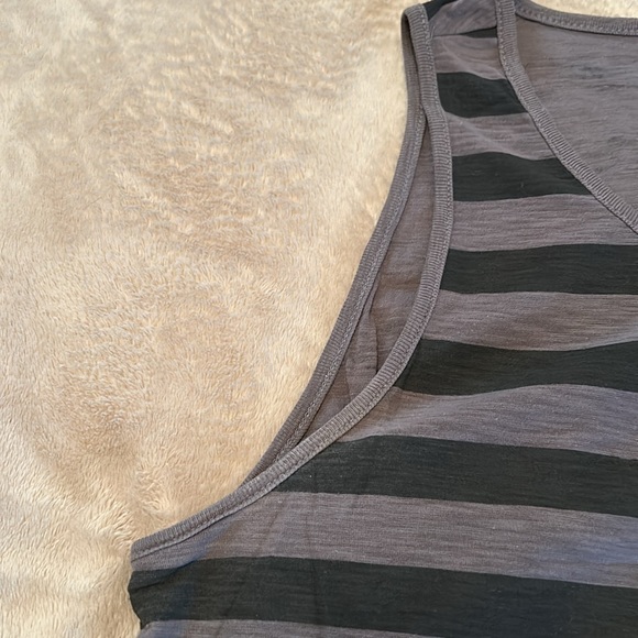 🔥G by Guess tank top - Picture 5 of 5